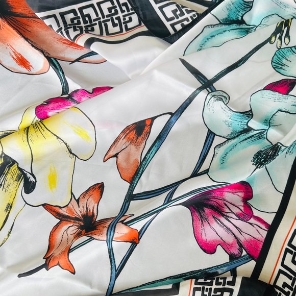 CHICO'S Women's Floral Geometric Multicolor Square Scarf NWT - Picture 5 of 8